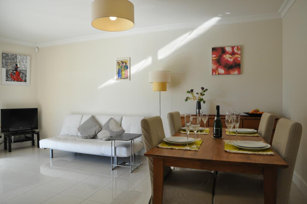 Stunning 2 Bed, 2 Bath Apt On The Cannes Sea Front Has Swimming Pool And Is A Secure Modern Building 464 Eksteriør billede