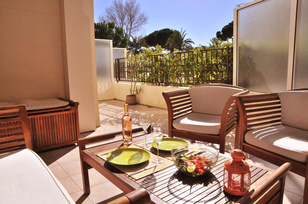 Stunning 2 Bed, 2 Bath Apt On The Cannes Sea Front Has Swimming Pool And Is A Secure Modern Building 464 Eksteriør billede