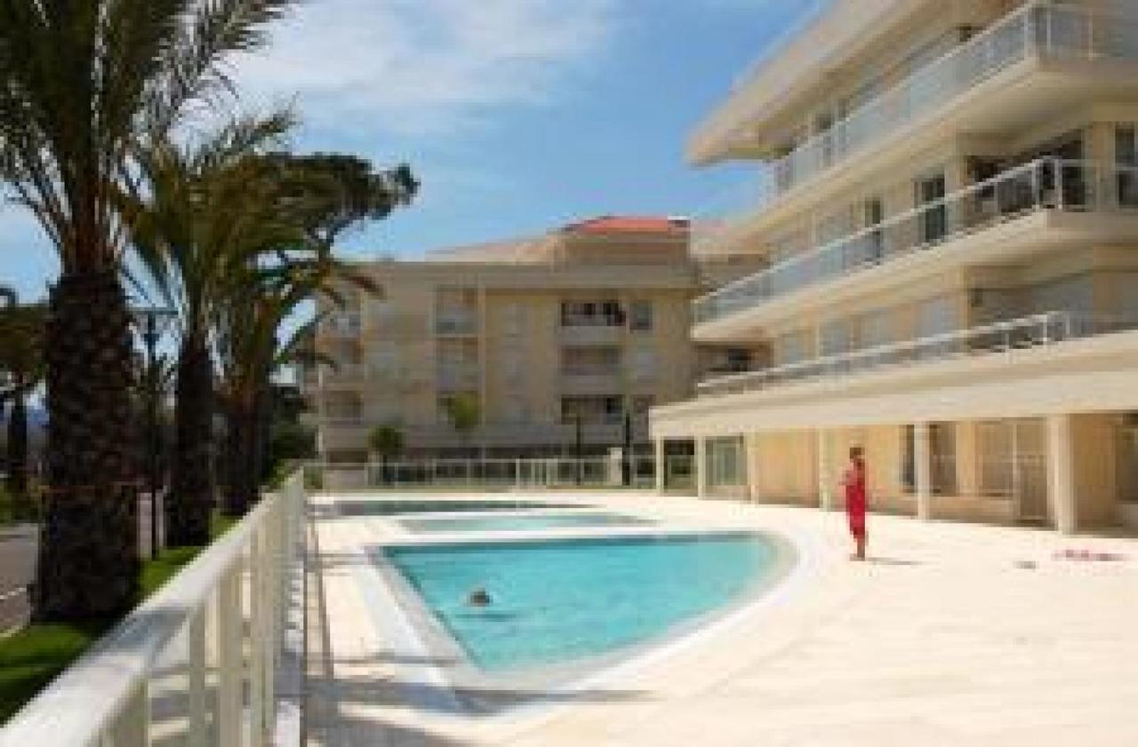 Stunning 2 Bed, 2 Bath Apt On The Cannes Sea Front Has Swimming Pool And Is A Secure Modern Building 464 Eksteriør billede