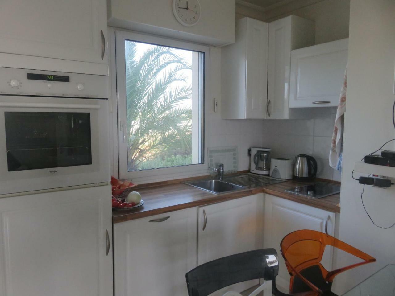 Stunning 2 Bed, 2 Bath Apt On The Cannes Sea Front Has Swimming Pool And Is A Secure Modern Building 464 Eksteriør billede