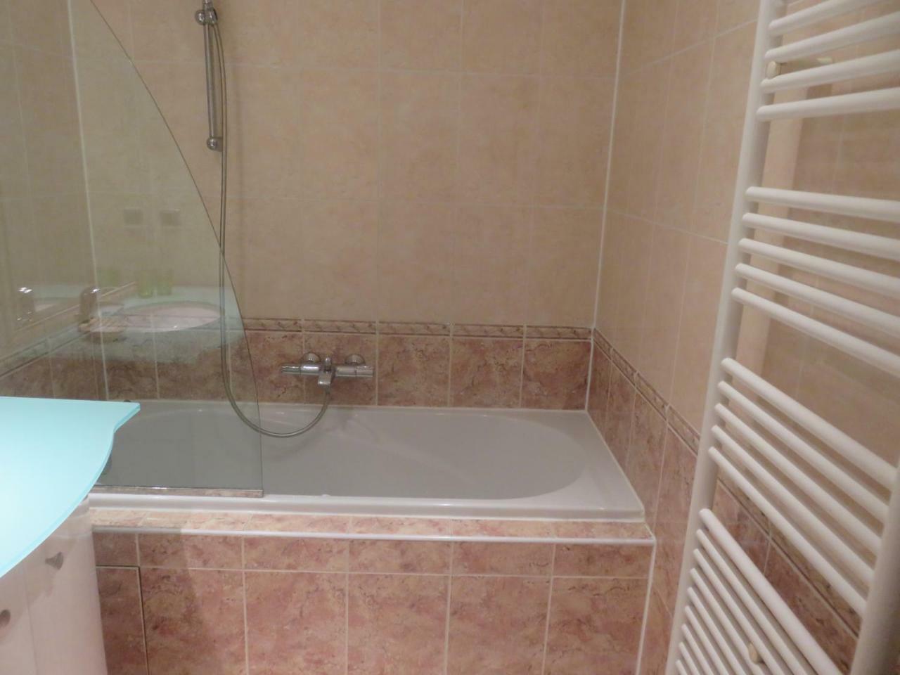 Stunning 2 Bed, 2 Bath Apt On The Cannes Sea Front Has Swimming Pool And Is A Secure Modern Building 464 Eksteriør billede
