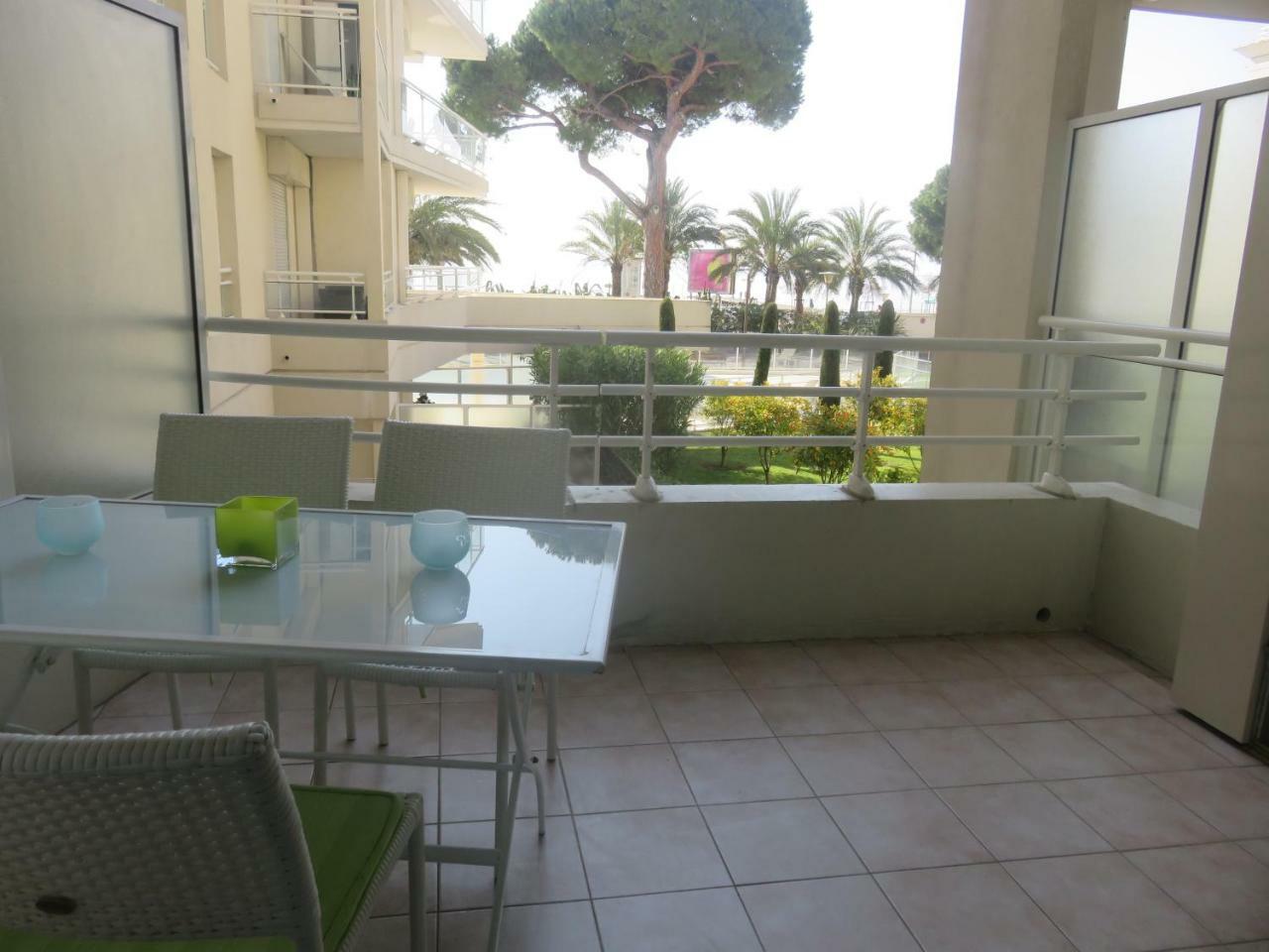 Stunning 2 Bed, 2 Bath Apt On The Cannes Sea Front Has Swimming Pool And Is A Secure Modern Building 464 Eksteriør billede